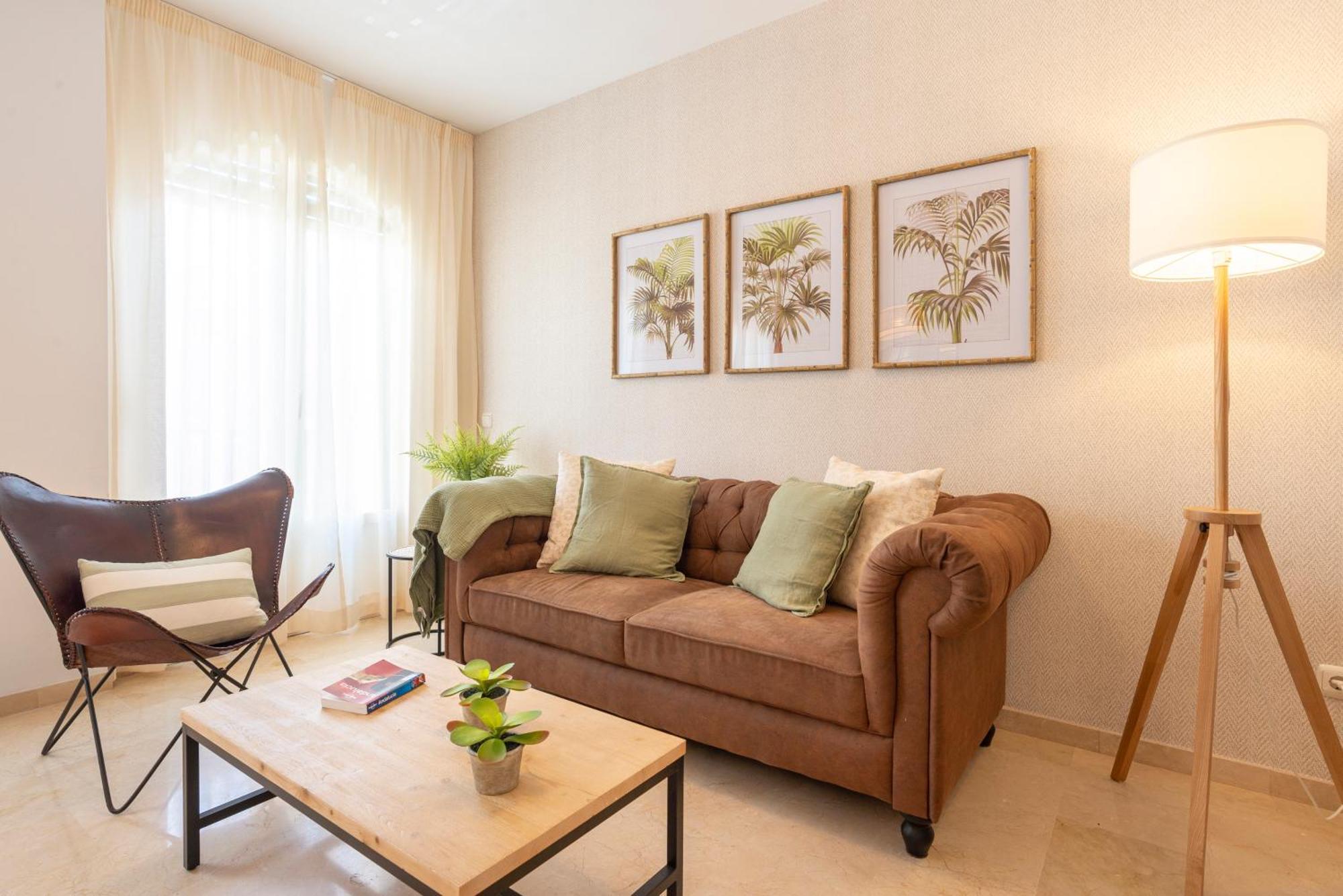 Apartment & Pool In Malaga City Center エクステリア 写真