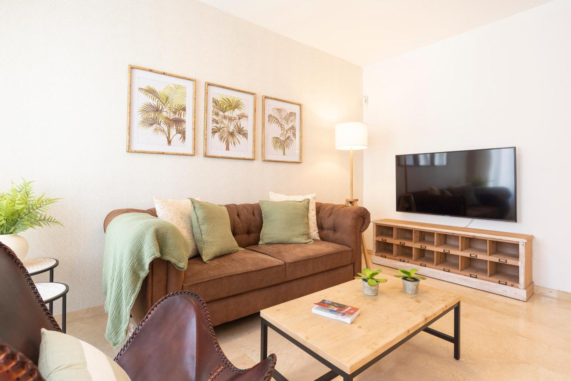 Apartment & Pool In Malaga City Center エクステリア 写真