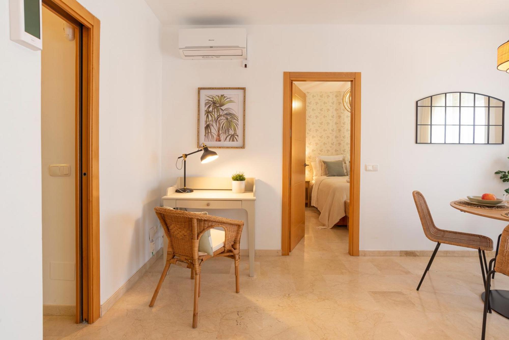 Apartment & Pool In Malaga City Center エクステリア 写真