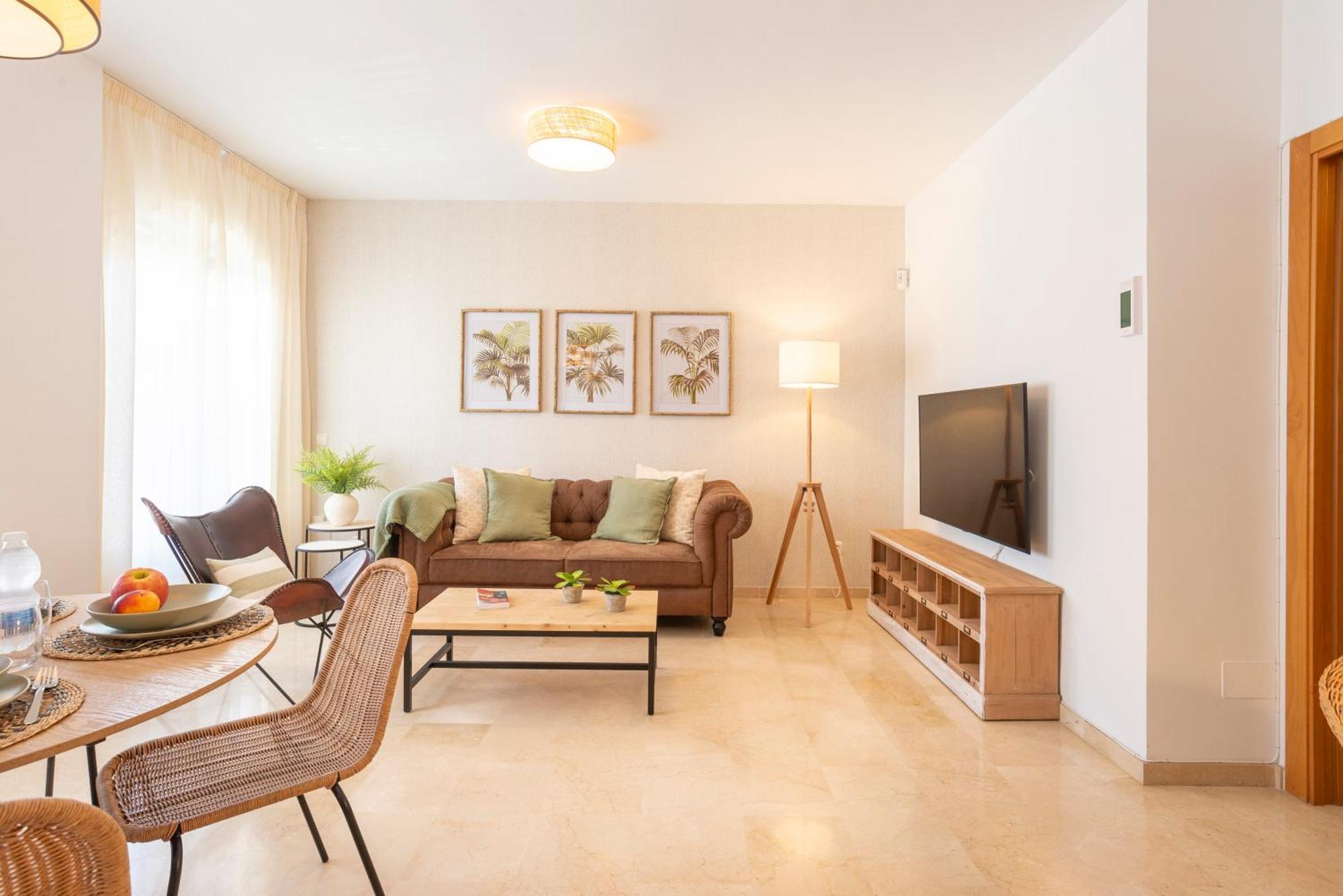 Apartment & Pool In Malaga City Center エクステリア 写真