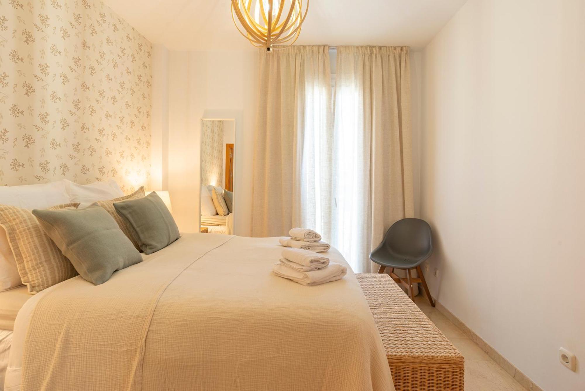 Apartment & Pool In Malaga City Center エクステリア 写真