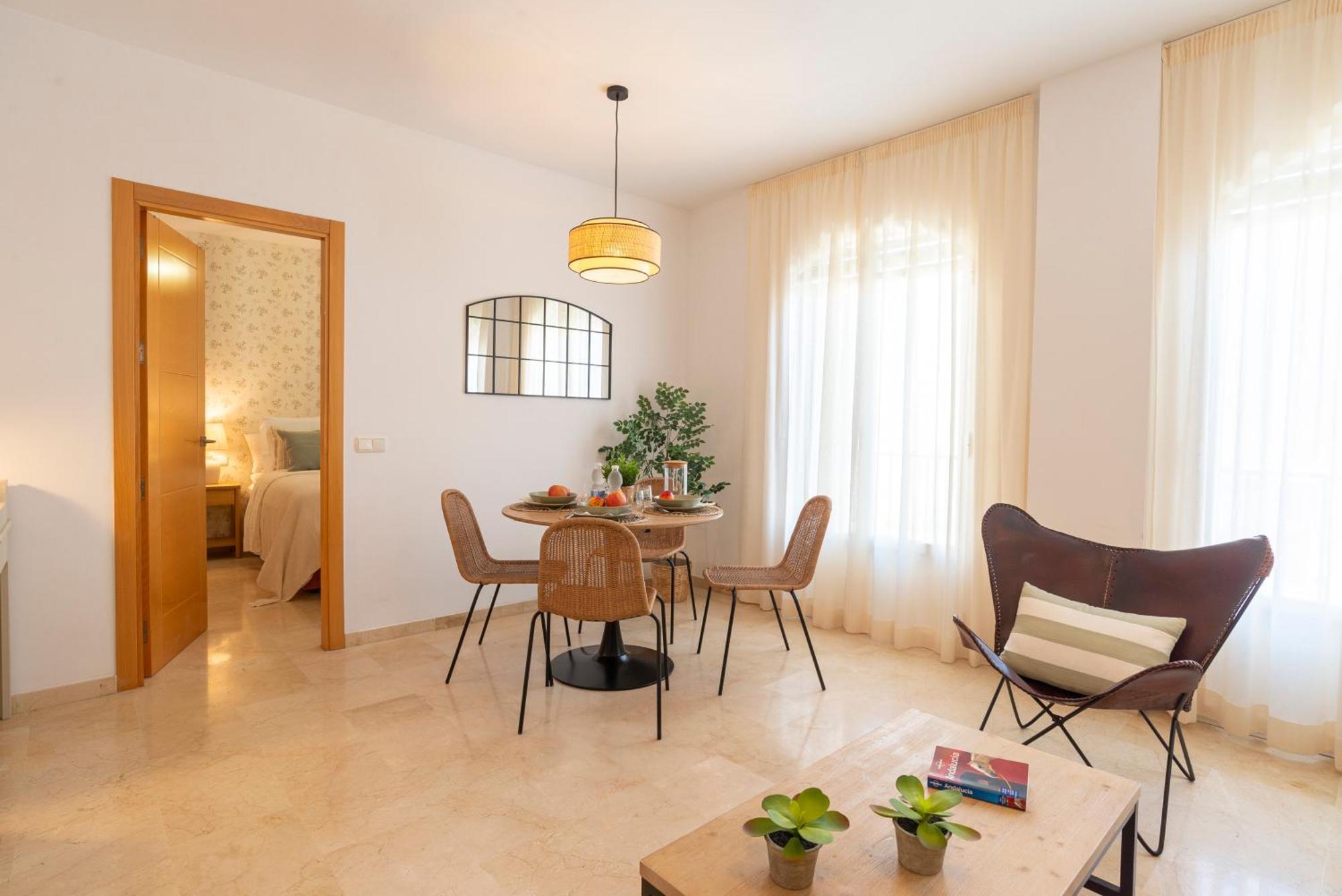 Apartment & Pool In Malaga City Center エクステリア 写真