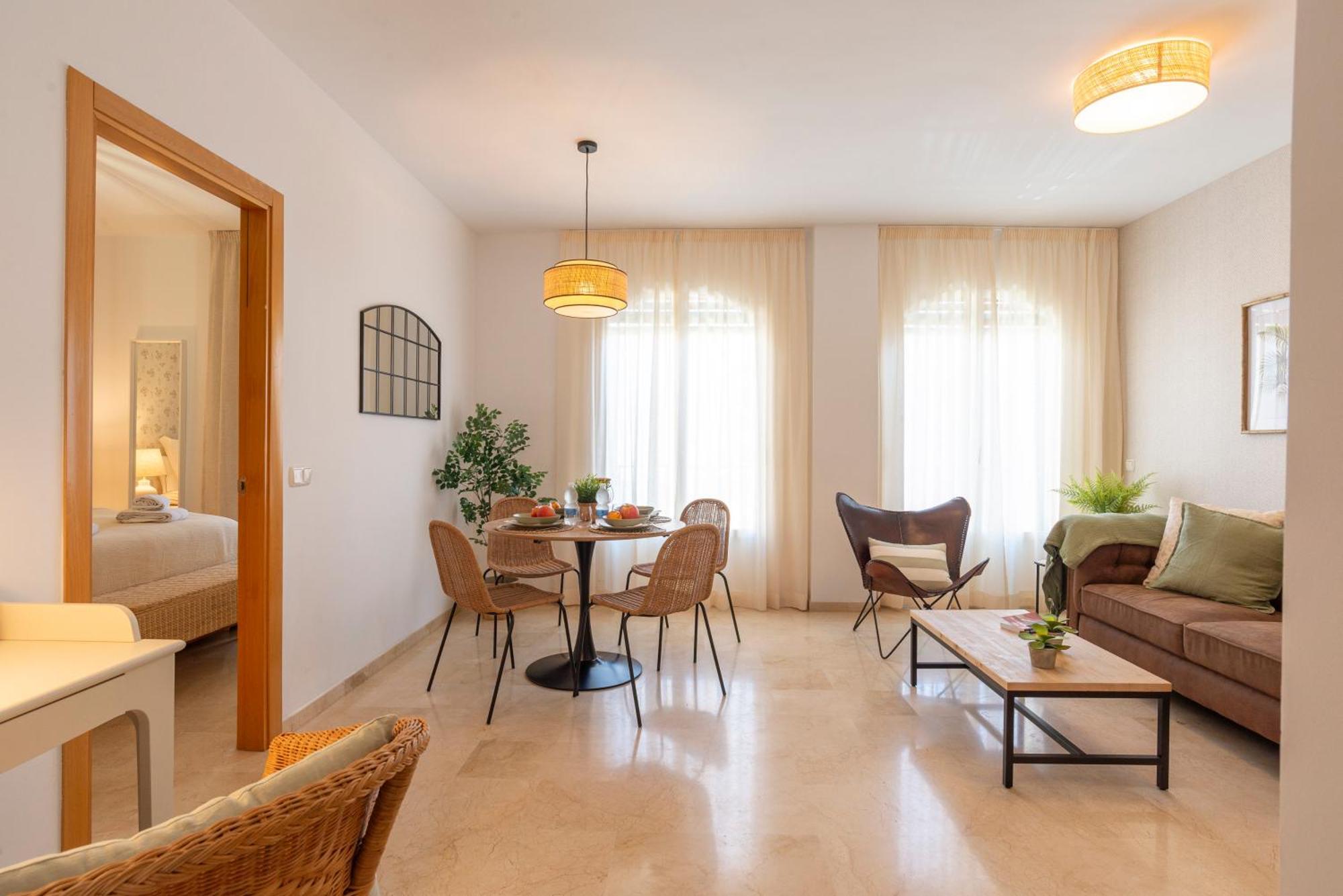 Apartment & Pool In Malaga City Center エクステリア 写真